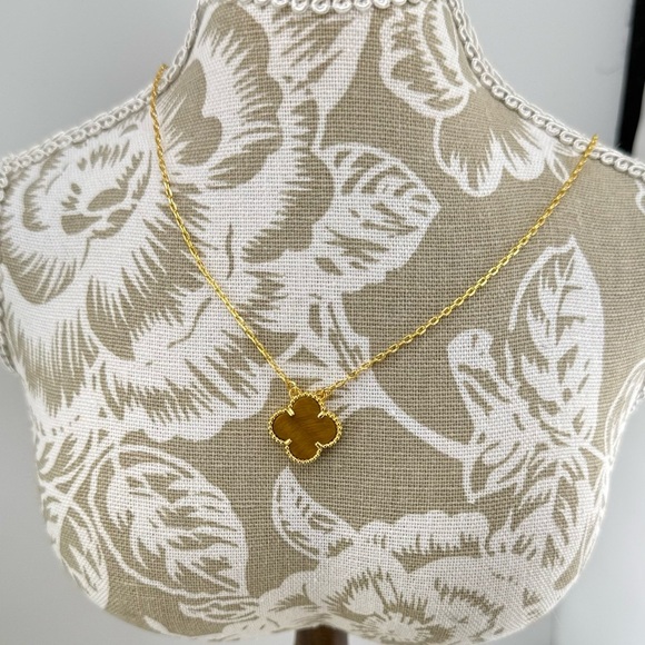 Lucky Alhambra Clover Pendant Necklace Gold & Tiger’s Eye with logo and box - Picture 7 of 11